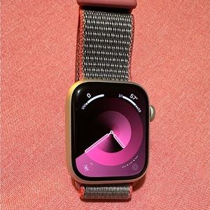 Apple Watch Series 7 45mm 32.0GB Starlight Aluminum